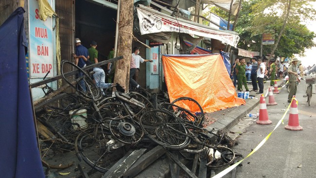 Thừa Thiên Huế: Phát hiện 3 người trong một gia đình chết cháy bên trong ngôi nhà lúc rạng sáng - Ảnh 3.