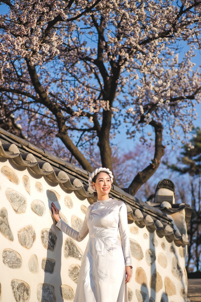 Hoa hậu Hà Kiều Anh khoe dáng thon gọn, rạng rỡ bên con gái cưng ở Hàn Quốc - Ảnh 5.