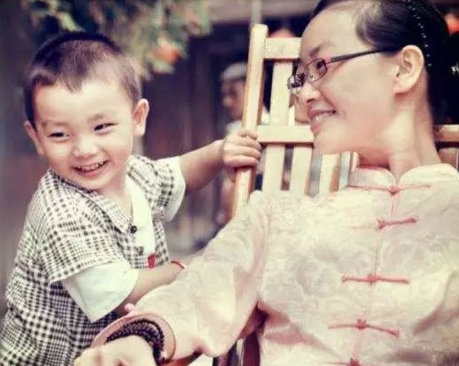 Mẹ ơi, đợi con lớn lên sẽ đưa mẹ đến viện dưỡng lão tốt nhất và câu chuyện khiến phụ huynh đều suy ngẫm đến rơi nước mắt - Ảnh 2. Mẹ ơi, đợi con lớn lên sẽ đưa mẹ đến viện dưỡng lão tốt nhất và câu chuyện khiến phụ huynh đều suy ngẫm đến rơi nước mắt - Ảnh 2.