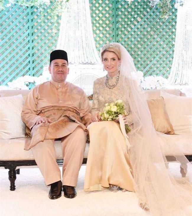 Hé lộ những hình ảnh đầu tiên về cô dâu thường dân Thụy Điển, chiếm trọn trái tim Thái tử Malaysia trong đám cưới xa hoa - Ảnh 3.