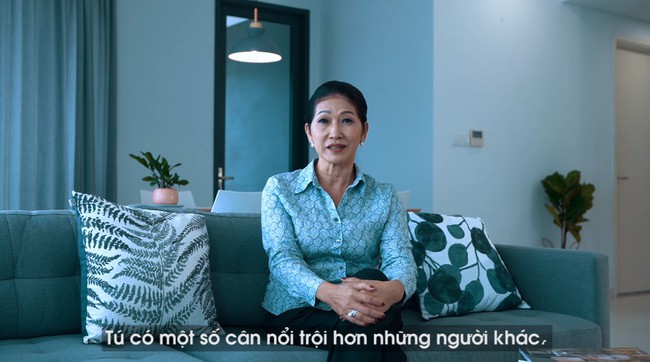 Mẹ Minh Tú tiết lộ sốc: Con gái bôi kem trộn, xin tiền đi cắt chân - Ảnh 1.