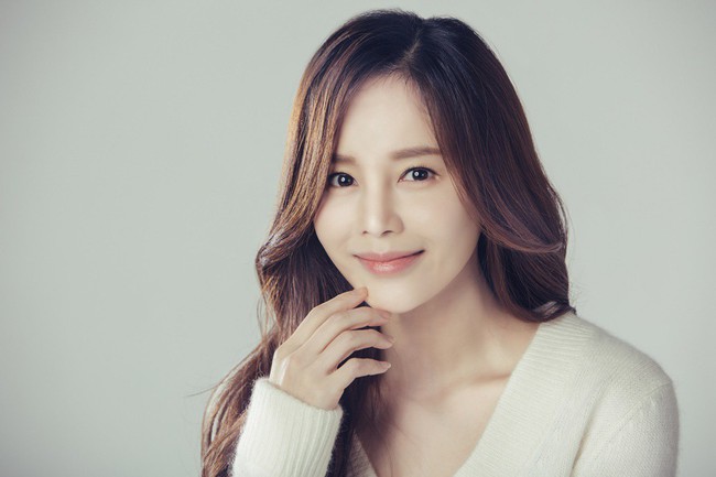 “Cô dâu vàng” Lee Young Ah cùng dàn sao của Hàn Quốc đổ bộ tới Việt Nam - Ảnh 1.
