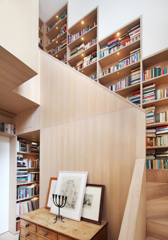Tận dụng cầu thang thành tủ sách đang trở thành xu hướng, có thiết kế khiến giới mộ điệu phải ngạc nhiên vì sự hoành tráng đến không tưởng - Ảnh 4.