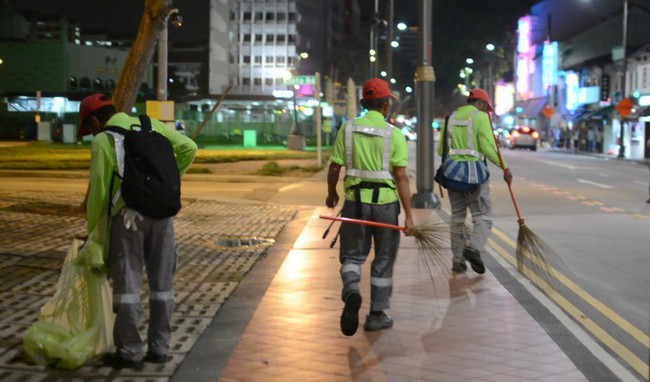 Nổi tiếng sạch nhất thế giới nhưng người dân Singapore ngày càng lười và ở bẩn, ăn xong đến khay cũng không thèm dọn - Ảnh 9.