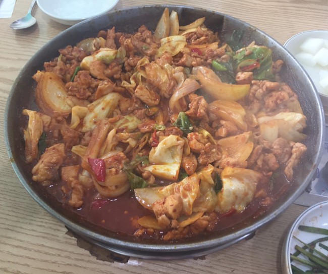 Vừa nghe tên đã sợ, vậy mà món ăn làm từ bộ phận này của gà lại rất được sủng ái tại Hàn Quốc - Ảnh 5.