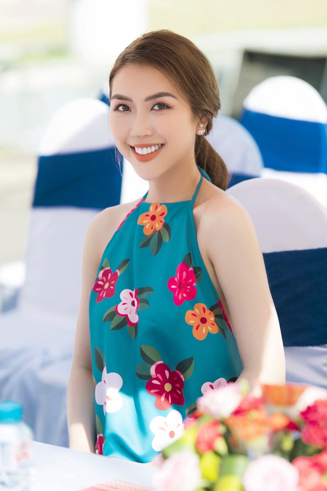 Vừa khỏi bệnh sau tai nạn, bố Hoa hậu Tường Linh đã hộ tống con dự sự kiện  - Ảnh 7.