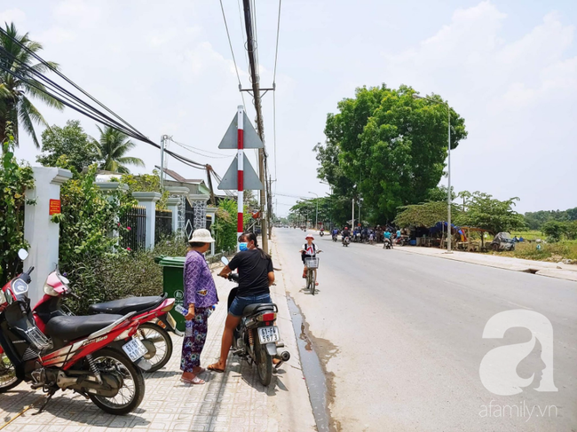 Vụ 3 bà cháu tại Bình Dương bị sát hại: Nghe tiếng bé la hét tôi tưởng bà đánh cháu nên không chạy qua - Ảnh 2.