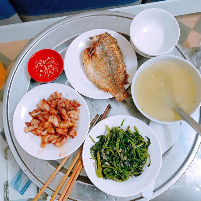 Cô sinh viên 22 tuổi nấu cơm đảm đang thế này, bảo sao MXH rần rần ngưỡng mộ - Ảnh 9. Cô sinh viên 22 tuổi nấu cơm đảm đang thế này, bảo sao MXH rần rần ngưỡng mộ - Ảnh 9.