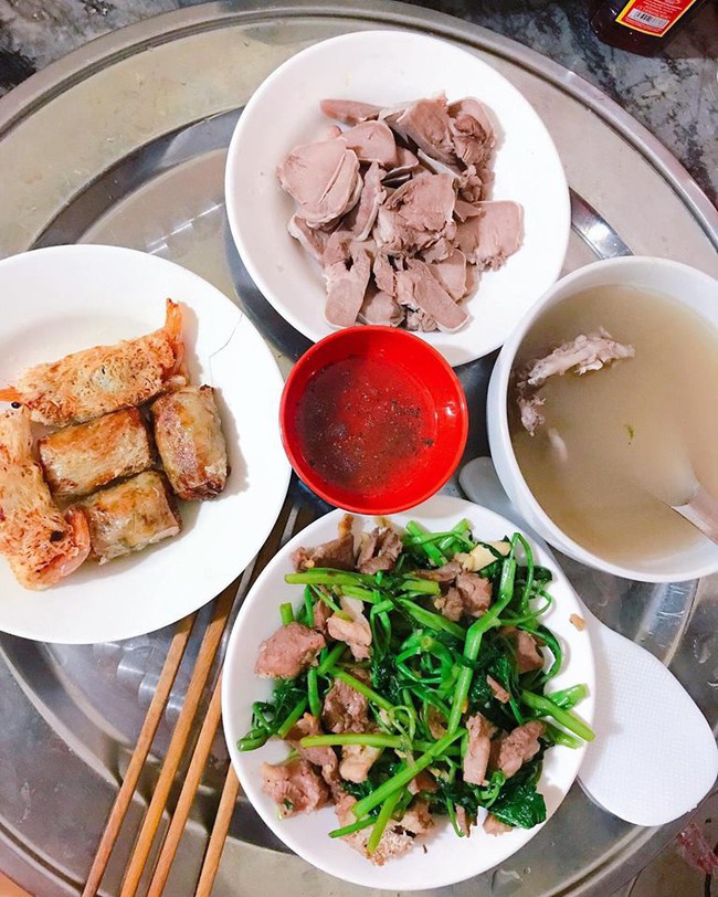 Cô sinh viên 22 tuổi nấu cơm đảm đang thế này, bảo sao MXH rần rần ngưỡng mộ - Ảnh 10. Cô sinh viên 22 tuổi nấu cơm đảm đang thế này, bảo sao MXH rần rần ngưỡng mộ - Ảnh 10.