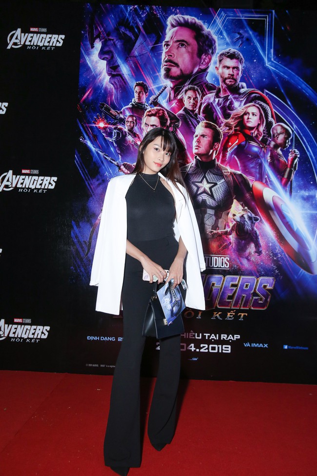 Sau lùm xùm bị chê diễn dở, Bình An tình tứ cùng Á hậu Phương Nga đi xem bom tấn Avengers: Endgame - Ảnh 4.