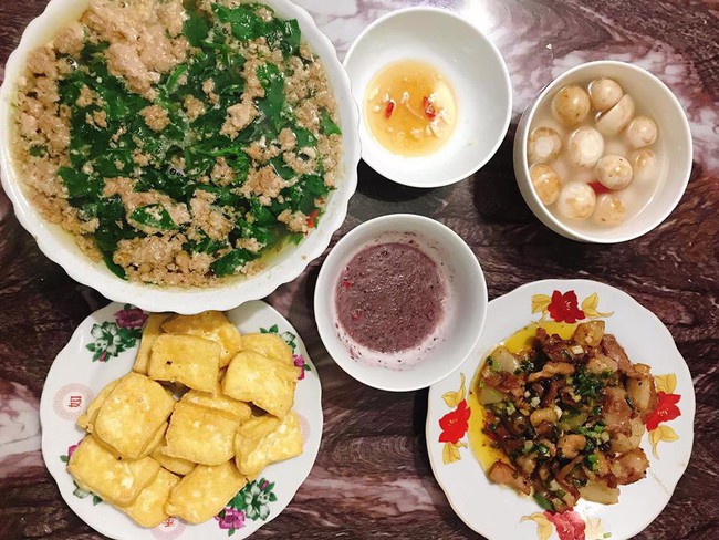 Cô sinh viên 22 tuổi nấu cơm đảm đang thế này, bảo sao MXH rần rần ngưỡng mộ - Ảnh 8. Cô sinh viên 22 tuổi nấu cơm đảm đang thế này, bảo sao MXH rần rần ngưỡng mộ - Ảnh 8.