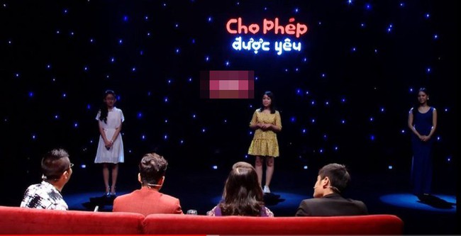 Lạ đời gameshow mẹ đưa con trai thủ khoa Đại học đi tìm vợ: 3 cô gái xinh xắn đứng xếp hàng để chờ được chọn  - Ảnh 4.