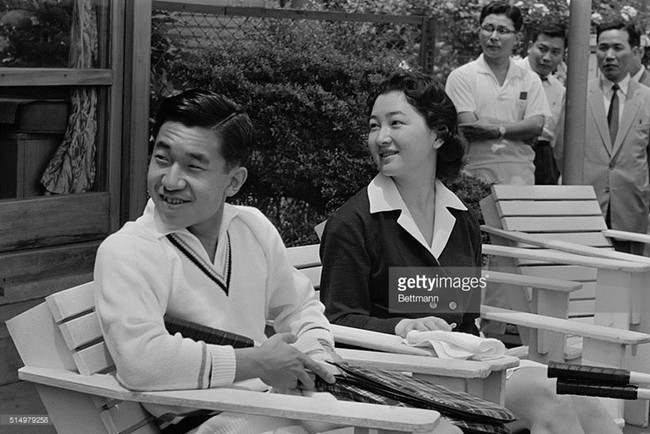 Hơn 60 năm trước, từng có chàng Thái tử Nhật Bản dám cãi lời bố mẹ, quyết cưới vợ thường dân rồi tự vẽ nên chuyện cổ tích khó tin - Ảnh 4.