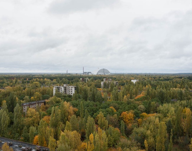33 năm sau khi thảm họa nổ nhà máy hạt nhân Chernobyl đi qua bỏ lại thị trấn hoang vu vắng bóng người và những câu chuyện kể rùng rợn - Ảnh 2.