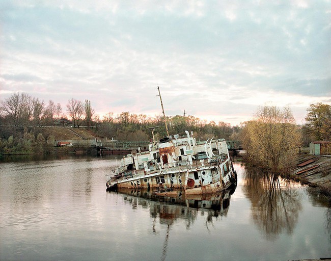 33 năm sau khi thảm họa nổ nhà máy hạt nhân Chernobyl đi qua bỏ lại thị trấn hoang vu vắng bóng người và những câu chuyện kể rùng rợn - Ảnh 3.