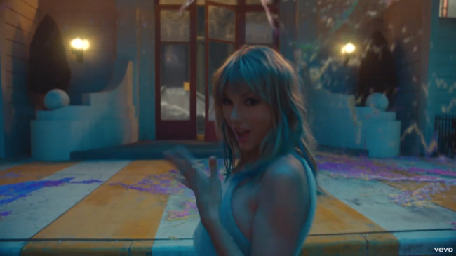 Không làm xà nữ nữa, Taylor Swift hóa bướm đủ màu trong MV mới cực hot - Ảnh 9.