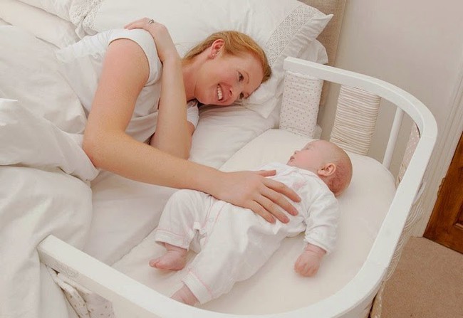 Có một số lợi ích khi cho con ngủ chung mà cha mẹ chắc hẳn không ngờ đến - Ảnh 2.