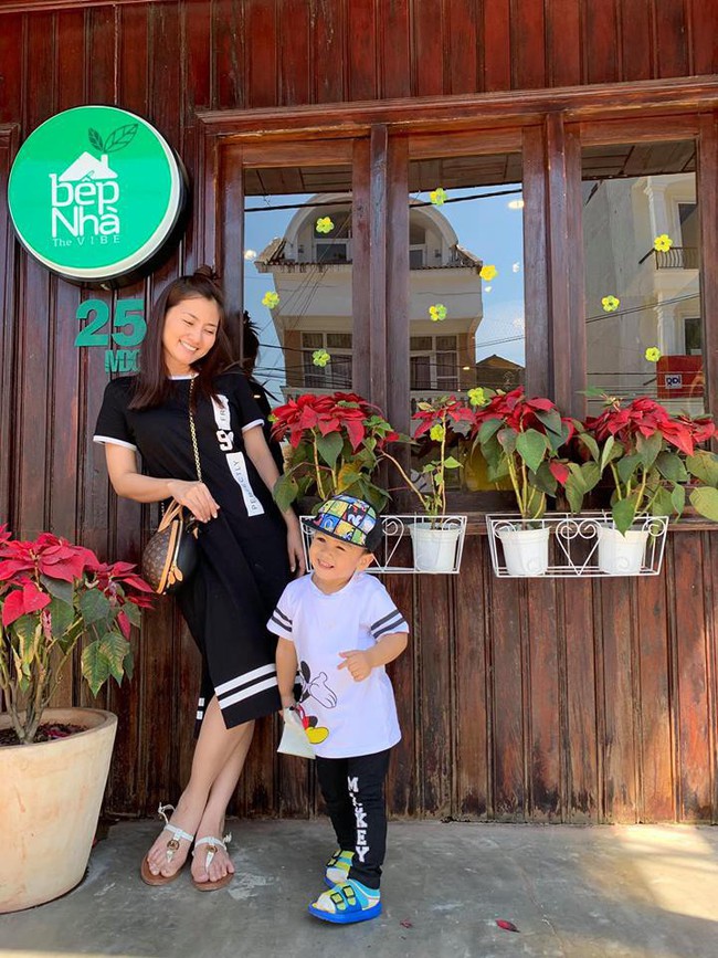 Sao Việt tranh thủ kì nghỉ lễ để đưa hoàng tử, công chúa đi tránh nắng, hào hứng nhất phải kể đến bé thứ 2 - Ảnh 5.