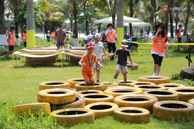 Khu vui chơi, trung tâm thương mại, rạp phim ở Thủ đô đông đúc trong ngày đầu nghỉ lễ - Ảnh 16.