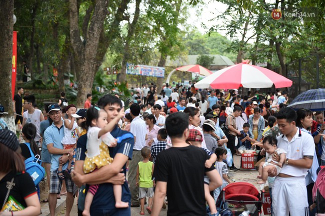 Khu vui chơi, trung tâm thương mại, rạp phim ở Thủ đô đông đúc trong ngày đầu nghỉ lễ - Ảnh 4.