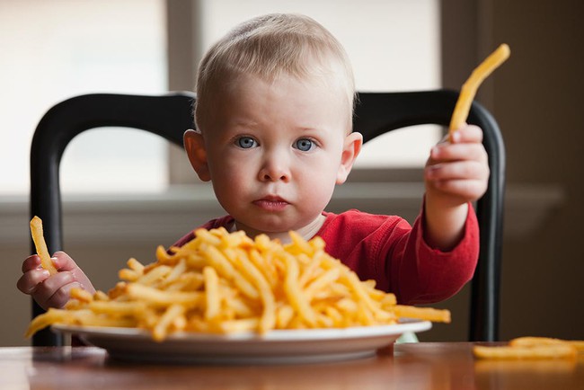 Điểm danh nhanh 5 kiểu ăn sáng độc hại cha mẹ hay cho trẻ ăn, đặc biệt là số 4 nhiều phụ huynh đang mắc phải - Ảnh 3.