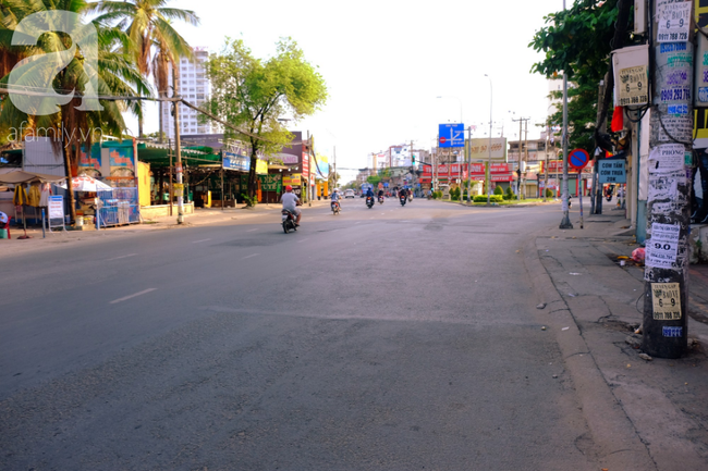 Có một Sài Gòn ngày 30/4 vắng như Tết khiến nhiều người ngỡ ngàng, người xa quê thích thú - Ảnh 4.