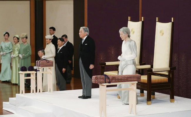 Nhật hoàng Akihito đã chính thức thoái vị, đây là điều xuất phát từ trái tim ông muốn gửi gắm đến toàn thể người dân Nhật Bản - Ảnh 1.