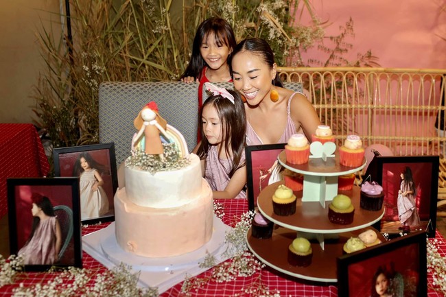 Con gái Đoan Trang xinh như thiên thần trong tiệc sinh nhật lộng lẫy mừng 5 tuổi - Ảnh 15.