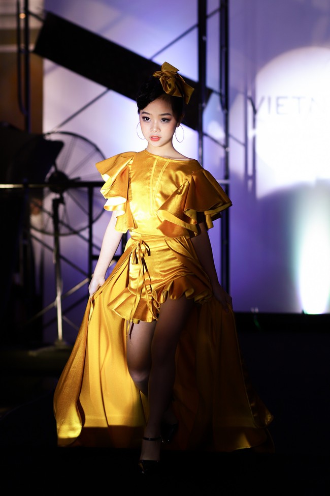 Điều ít biết về mẫu nhí 10 tuổi, khách mời Việt Nam duy nhất tham gia show 60 năm thành lập Barbie  - Ảnh 2.