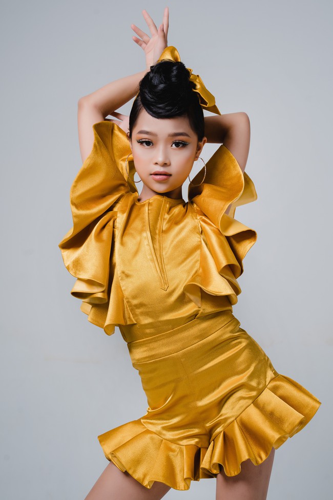 Điều ít biết về mẫu nhí 10 tuổi, khách mời Việt Nam duy nhất tham gia show 60 năm thành lập Barbie  - Ảnh 4.