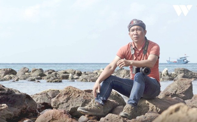 Hành trình hơn 3000km bờ biển của nhiếp ảnh gia săn rác Lekima Hùng và câu chuyện nơi hòn đảo người dân chỉ vứt rác xuống biển - Ảnh 1. Hành trình hơn 3000km bờ biển của nhiếp ảnh gia săn rác Lekima Hùng và câu chuyện nơi hòn đảo người dân chỉ vứt rác xuống biển - Ảnh 1.