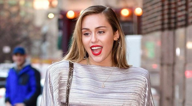 Những cô vợ sexy, tài năng của dàn sao nam hot nhất Hollywood: Miley và Hailey liệu có đọ được với Hoa hậu thế giới? - Ảnh 25.