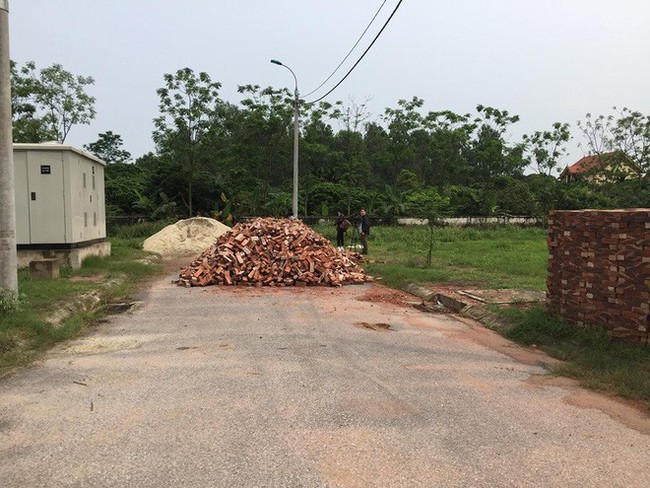 Người phụ nữ giải cứu bé trai bị gần 10 con chó lao vào cắn tử vong: “Cháu chỉ nói được tên bố mẹ rồi ngất lịm đi - Ảnh 3.