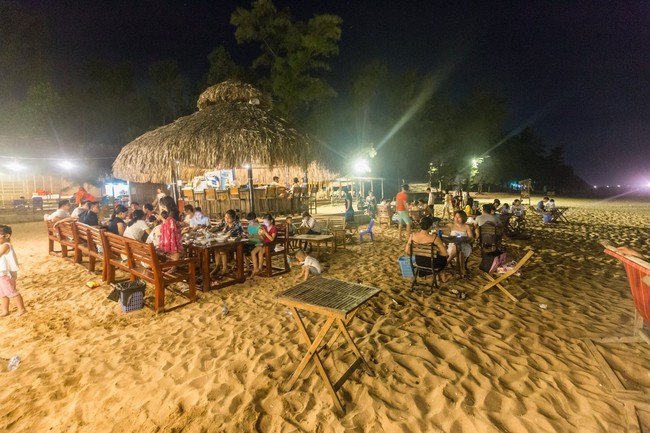 650 nghìn đồng cho 3 ngày 2 đêm ăn ngon chơi xả láng ở bãi biển mới xứ Thanh, gợi ý thú vị cho kỳ nghỉ lễ sắp tới - Ảnh 2.