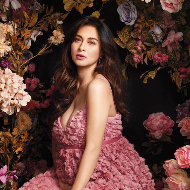 “Bà mẹ đẹp nhất Philippines” Marian Rivera chứng minh thần thái đỉnh cao trong bộ ảnh khoe bụng bầu 8 tháng - Ảnh 4. “Bà mẹ đẹp nhất Philippines” Marian Rivera chứng minh thần thái đỉnh cao trong bộ ảnh khoe bụng bầu 8 tháng - Ảnh 4.