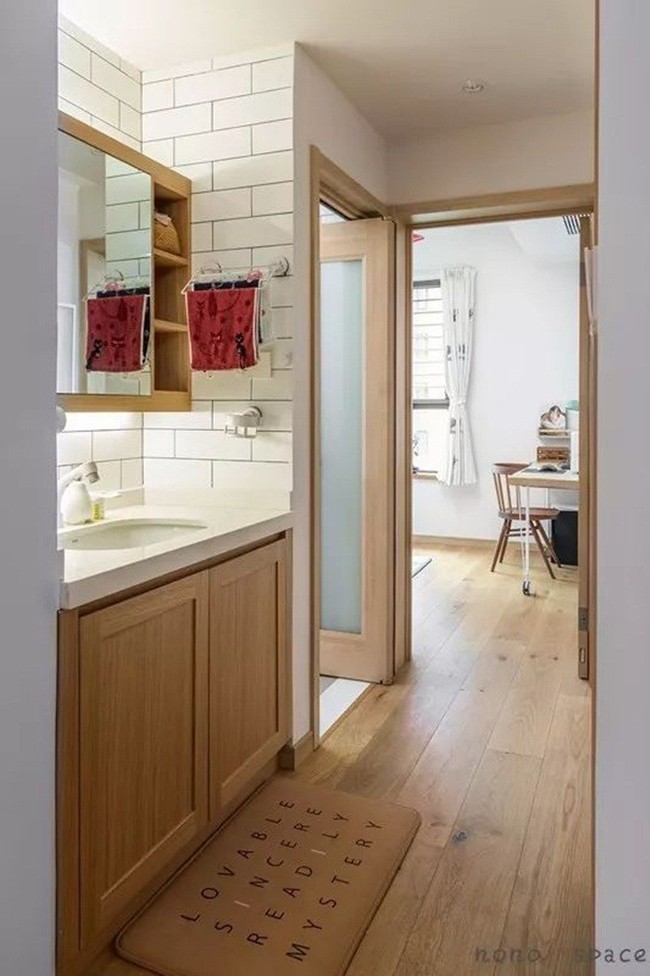 Căn hộ 72m2 cũ kỹ, thiếu sáng trở nên đẹp bất ngờ sau cải tạo nhờ mở rộng phòng khách một cách khéo léo - Ảnh 21. Căn hộ 72m2 cũ kỹ, thiếu sáng trở nên đẹp bất ngờ sau cải tạo nhờ mở rộng phòng khách một cách khéo léo - Ảnh 21.