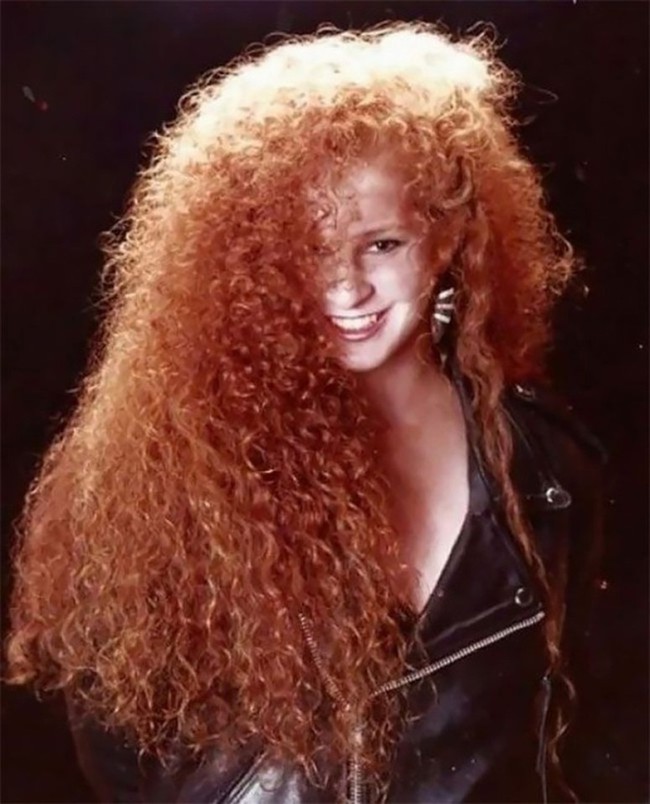 Những mái tóc có cho tiền bạn cũng không dám làm nhưng lại là xu hướng làm đẹp của chị em trong thập niên 80 - Ảnh 12.
