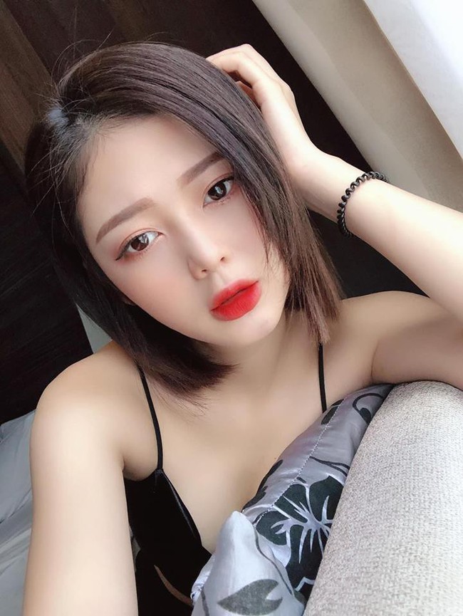So kè nhan sắc “Bạn gái tin đồn” của Sơn Tùng M-TP và Trịnh Thăng Bình: Ai xinh đẹp, nóng bỏng hơn? - Ảnh 6. So kè nhan sắc “Bạn gái tin đồn” của Sơn Tùng M-TP và Trịnh Thăng Bình: Ai xinh đẹp, nóng bỏng hơn? - Ảnh 6.
