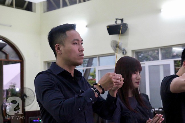 Nhìn nghệ sĩ Lê Bình vẫn đội chiếc mũ quen thuộc lúc nhập quan, nhiều người xúc động rơi nước mắt - Ảnh 18.
