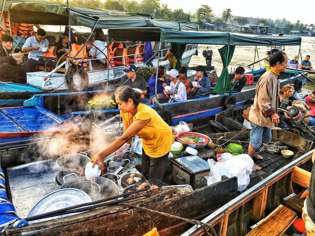 Liên tục được đầu bếp nổi tiếng thế giới khen ngợi, thì ra đây là nguyên do giúp hủ tiếu chợ nổi Cái Răng ngon đến bất ngờ - Ảnh 5.