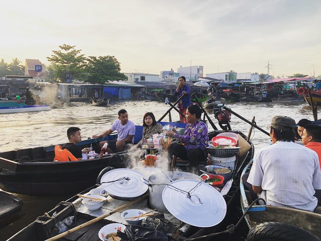 Liên tục được đầu bếp nổi tiếng thế giới khen ngợi, thì ra đây là nguyên do giúp hủ tiếu chợ nổi Cái Răng ngon đến bất ngờ - Ảnh 9.