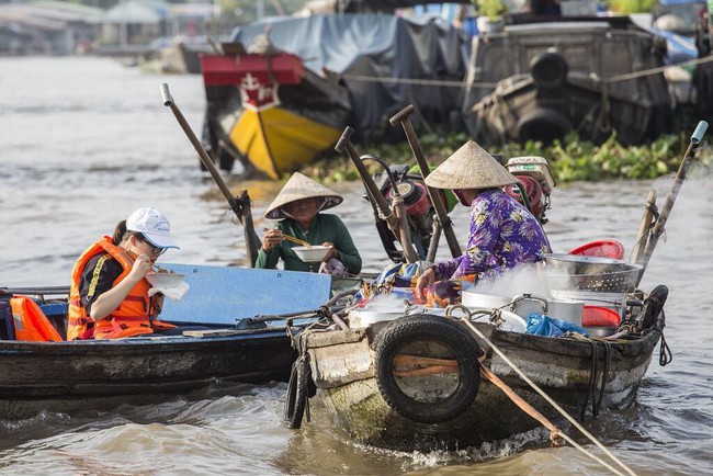 Liên tục được đầu bếp nổi tiếng thế giới khen ngợi, thì ra đây là nguyên do giúp hủ tiếu chợ nổi Cái Răng ngon đến bất ngờ - Ảnh 12.