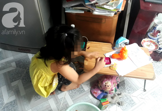 Gần một tháng, người mẹ mòn mỏi chờ công lý, đau khổ khi con gái 5 tuổi nghi bị gã xe ôm 60 tuổi dâm ô trong phòng trọ ở Sài Gòn - Ảnh 4. Gần một tháng, người mẹ mòn mỏi chờ công lý, đau khổ khi con gái 5 tuổi nghi bị gã xe ôm 60 tuổi dâm ô trong phòng trọ ở Sài Gòn - Ảnh 4.