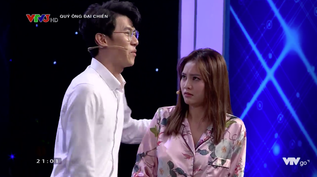 Quý ông đại chiến: Hương Giang nằm dài ra sân khấu, mê trai bất chấp - Ảnh 12. Quý ông đại chiến: Hương Giang nằm dài ra sân khấu, mê trai bất chấp - Ảnh 12.
