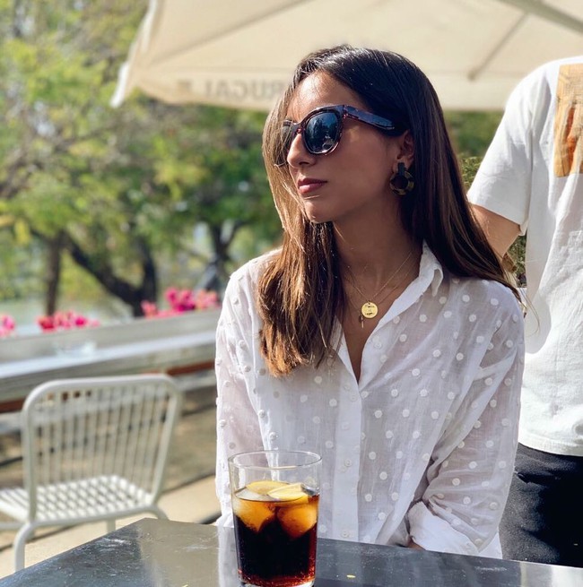 Hè này áo sơ mi trắng Zara lại gây sốt, dự là hội sành mốt sẽ phải sắm ngay vì quá đẹp “từ cái nhìn đầu tiên” - Ảnh 8. Hè này áo sơ mi trắng Zara lại gây sốt, dự là hội sành mốt sẽ phải sắm ngay vì quá đẹp “từ cái nhìn đầu tiên” - Ảnh 8.