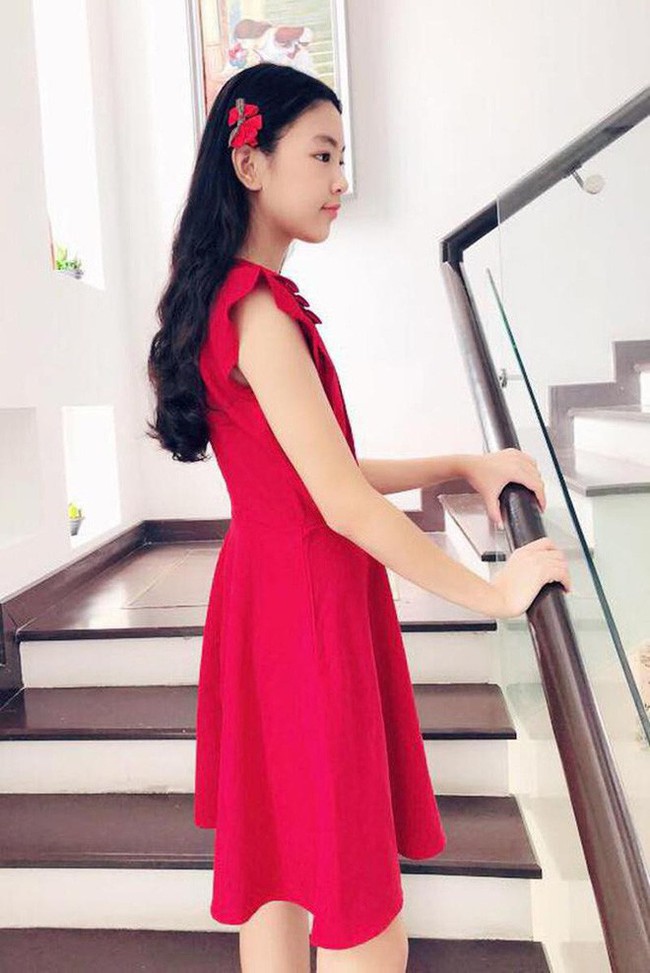 “Công chúa” 14 tuổi nhà Quyền Linh: Cao 1m7, sở hữu vẻ đẹp mong manh và được ví là bản sao của Trương Bá Chi - Ảnh 6.