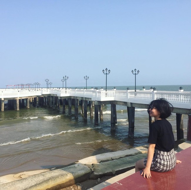 Không thể ngờ ở ngay gần Hà Nội cũng có khu cầu cảng trắng muốt mang hơi thở châu Âu thế này - Ảnh 9.