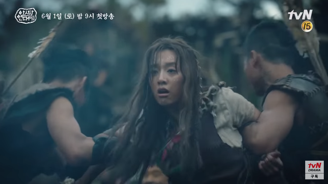 Hé lộ cảnh chém giết đẫm máu trong phim mới của Song Joong Ki - Ảnh 6.