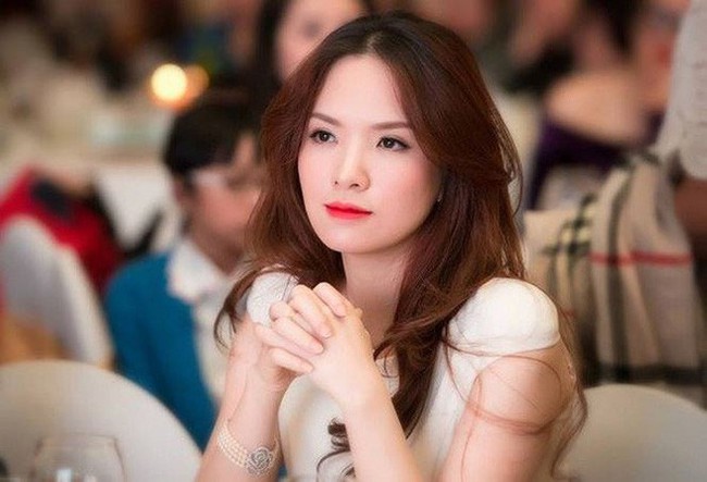 Những MC, BTV truyền hình là mỹ nhân màn ảnh - Ảnh 5. Những MC, BTV truyền hình là mỹ nhân màn ảnh - Ảnh 5.