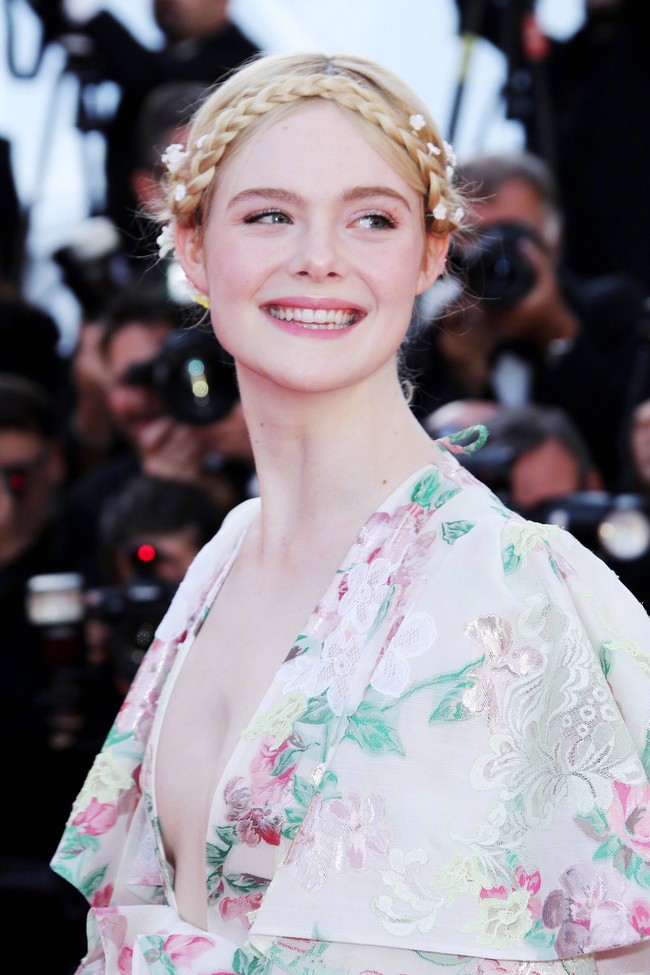 Elle Fanning thành tiên nữ đẹp hơn hoa tại Cannes, nhưng netizen xứ Trung lại chỉ nhớ đến “hoa tiên tử” Phạm Băng Băng ngày nào - Ảnh 5.